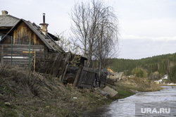 Памятник природы Усьвинские столбы. Пермь, деревня, дом на реке