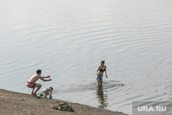 Набережная летом. Тюмень, купание, игры на воде, берег реки, река тура, водоем, река кама, берег водоема