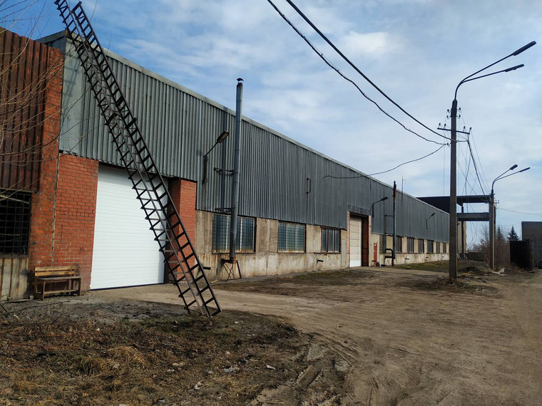 Начальная цена недостроенного склада, который находится на улице Валдайская, 13-а, составляет 46 млн 575 тысяч рублей