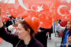 Предвыборная агитация в Стамбуле. Турция, флаг турции, турция, стамбул, выборы, митинг, турецкий флаг, предвыборная агитация, турки