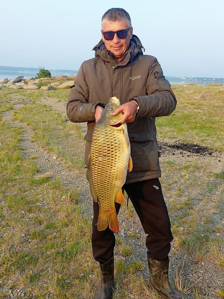 Александр Л. поймал карпа весом 7,1 килограмм на озере Агашкуль