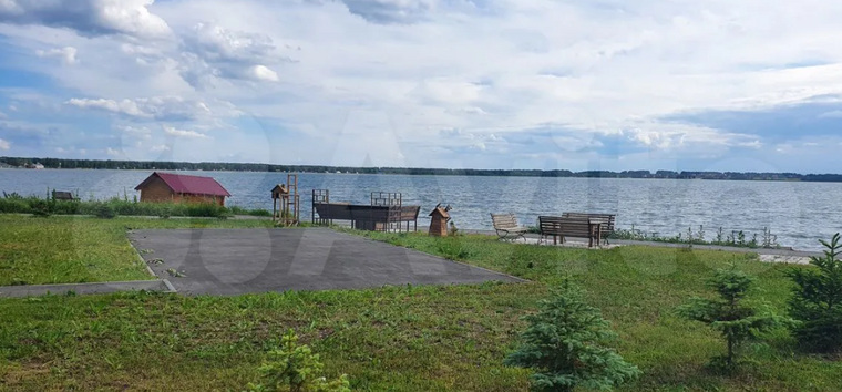 Аренда частного дома на сутки на озере Кумкуль Челябинской области составит от 1 тысячи 350 рублей до 3 тысяч рублей