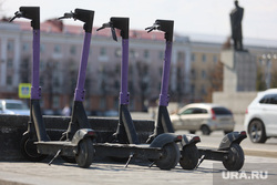 Город. Подготовка к 9 мая. Курган, площадь ленина, самокаты, электросамокат