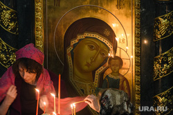 Ночная Пасхальная служба. Екатеринбург, икона, богоматерь, казанская икона божией матери, образ