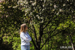 Цветущие деревья. Весна. Екатеринбург, девушка, парк, женщина, отдых, яблони
