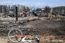 ПГТ Сосьва после пожара, последствия пожара в исправительной колонии. Свердловская область, пожарище, сгоревший дом