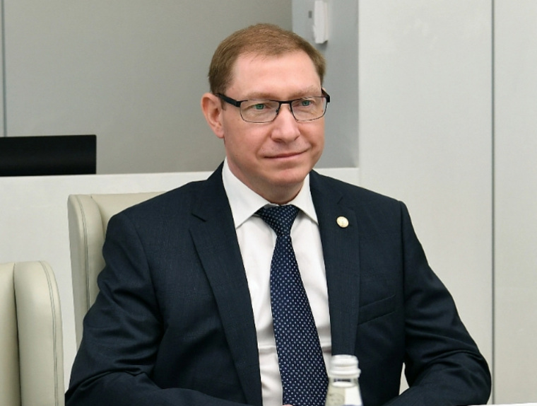 Руководитель УФАС по ЯНАО Андрей Денисюк