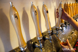Крафтовое пиво в пивном баре JAWS SPOT. Екатеринбург, пиво, пивной бар, пивные краны