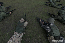 Мобилизованные резервисты на полигоне в Донецкой области. ДНР, армия, военные, солдаты, оружие, война, военные сборы, бой, полигон, резервисты, мобилизованные, боестолкновение