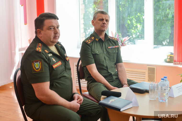 Встреча военкома Андрея Максурова с координаторами фонда Защитники отечества. Челябинск