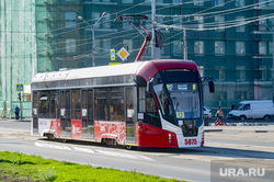 "Бабье лето". Пермь, бабье лето, современный трамвай, осень в городе