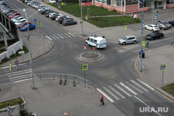 Виды города. Пермь, перекресток, перекресток с круговым движением, автомобиль полиции