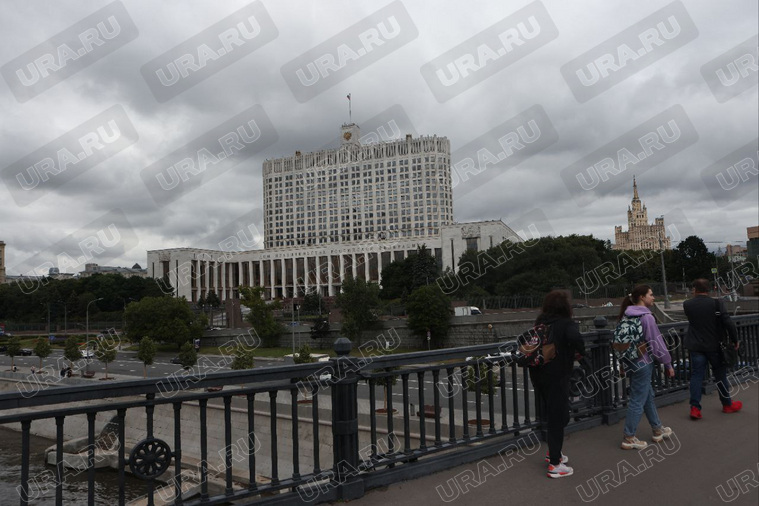 Кадры Белого Дома в Москве 24 июня