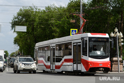 Сорок шестой день вынужденных выходных из-за ситуации с распространением коронавирусной инфекции CoVID-19. Екатеринбург, трамвай