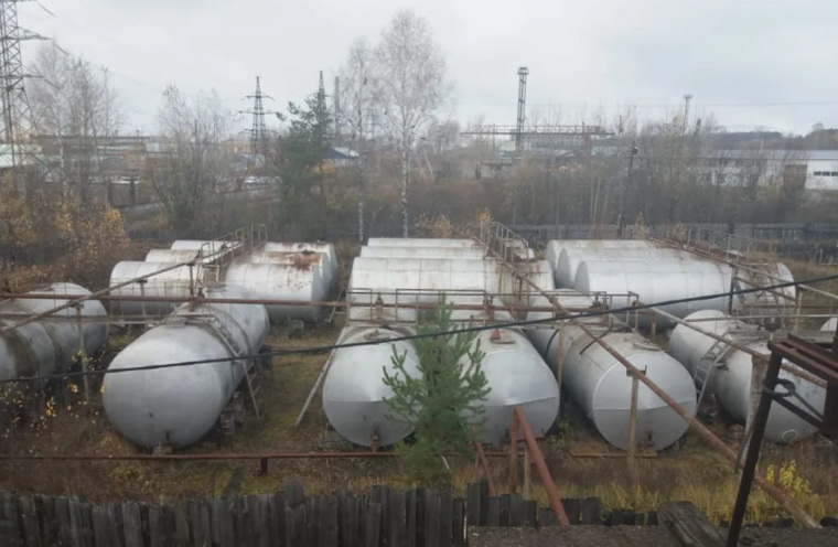 Нефтебаза находится в черте города