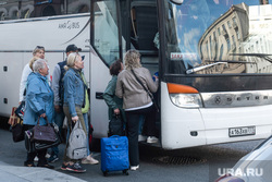 Виды города. Санкт-Петербург, межгород, автобусный тур, пассажиры автобуса