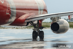 Аэропорт. Магнитогорск, взлет самолета, red wings