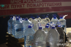 Пожар в Успенке. Тюмень , пожар, огонь, тушение пожара, бутылки с водой, вода, вода в бутылках, пожар в деревне