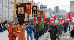 Крестный ход на Пасху. Екатеринбург, пасха, крестный ход, священнослужители, хоругвии
