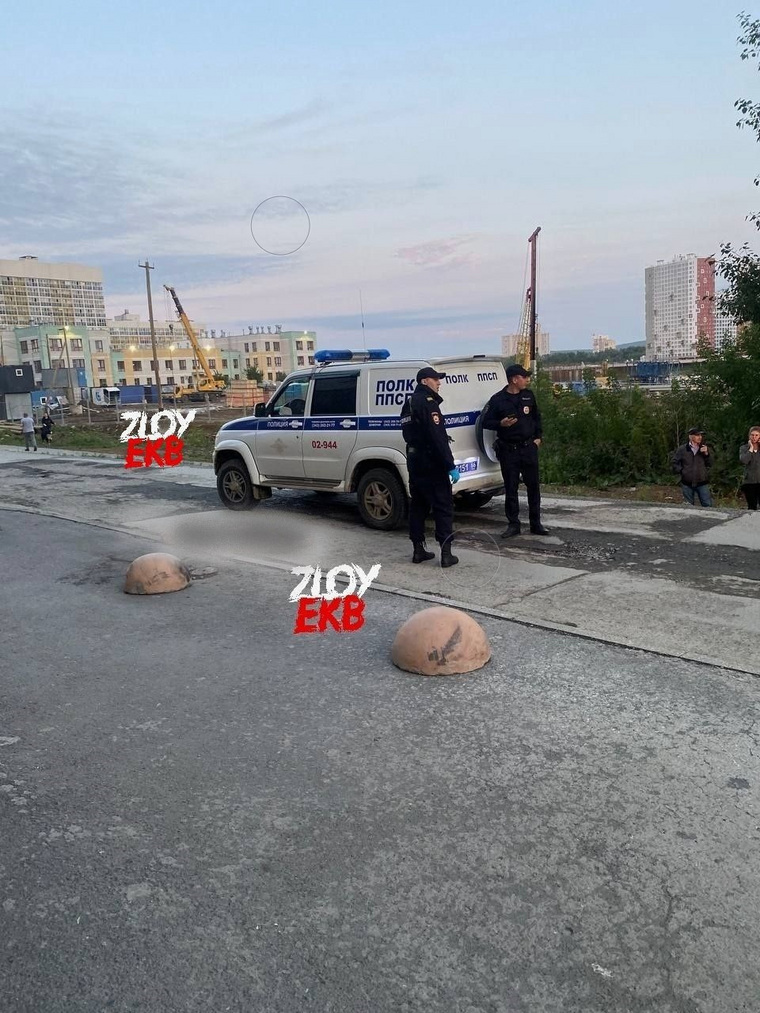 ЧП произошло во дворе дома на улице Рощинской, 21