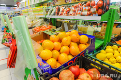 Роспотребнадзор проверяет  детский сад и магазин на соблюдение противоковидных мер. Челябинск, овощи, фрукты, супермаркет, пятерочка, апельсины, магазин, продукты питания