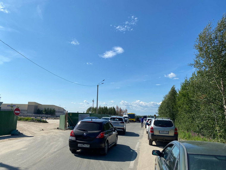 В аэропорту образуются пробки
