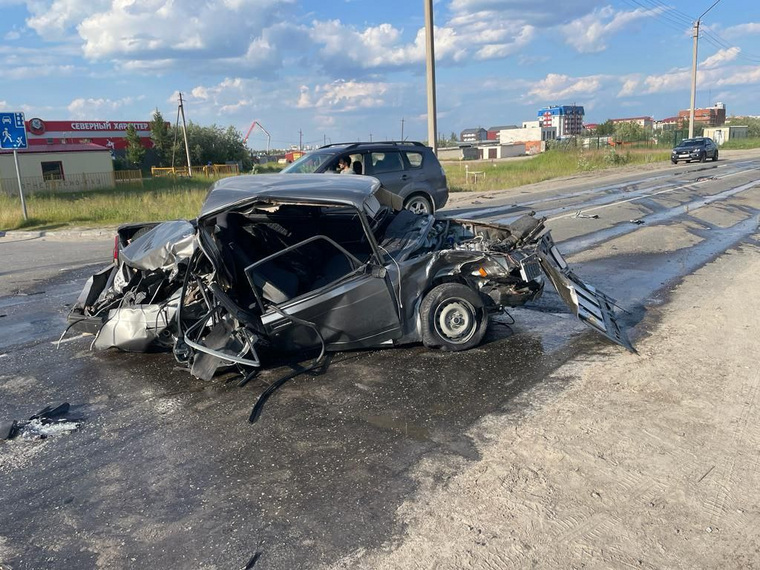 Автомобиль ВАЗ, пострадавший в аварии