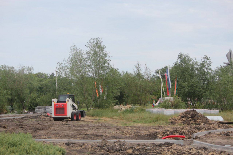 В Макушино облагораживают городской сад