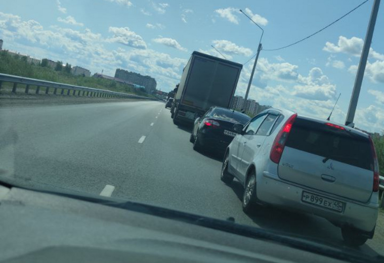 Из-за нового знака курганцы стоят в километровой пробке