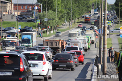 Автобусный вокзал и виды города. Курган, автомобильная пробка, лето, затор на дороге, трафик, мост бурова-петрова, пробка машины