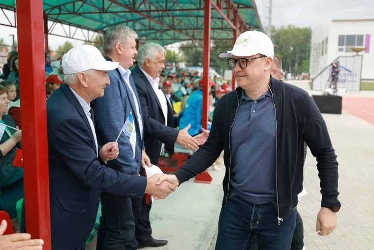 Губернатор Алексей Текслер посетил церемонию открытия 45-х сельских спортивных игр «Золотой колос»