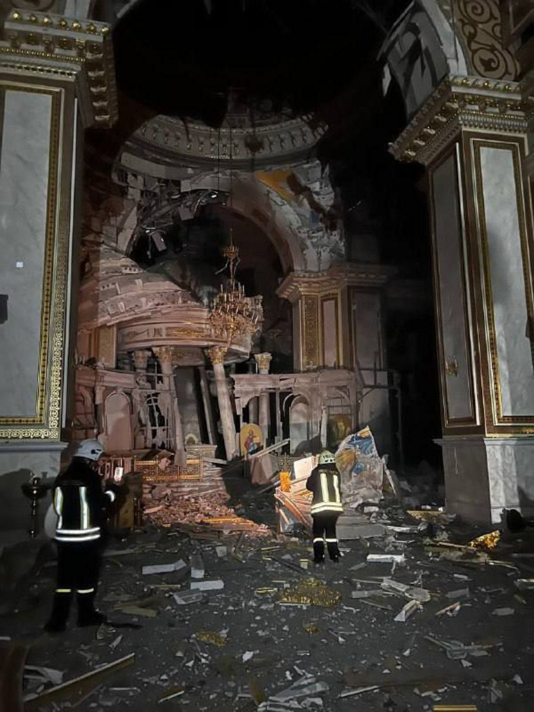 Повреждения Спасо-Преображенского собора в Одессе в результате работы украинской ПВО