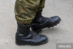Мобилизация. Челябинск, ботинки, военные, призыв, призывной пункт, берцы, обмундирование, снаряжение, экипировка, камуфляж, мобилизация, мобилизационный пункт