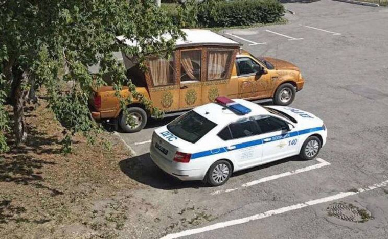 Автомобиль-карету сняли с регистрации