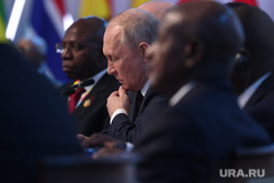 Владимир Путин на пленарной сессии форума Россия-Африка