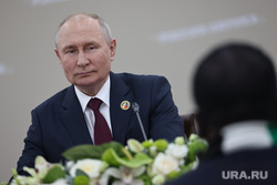 Встреча президента России Владимира Путина с президентом Зимбабве Эммерсоном Мнангагвой. Санкт-Петербург, негры, африканцы, путин владимир, мнангагва эммерсон, африканские дипломаты