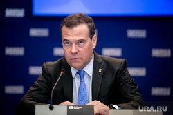 Медведев объяснил, почему МУС не сможет арестовать Путина