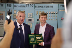 Борис Хохряков (на фото слева) и Алексей Елин пообщались с журналистами после проверки энергообъектов