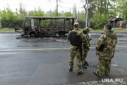 Обстрел в Донецке. Во время сегодняшнего обстрела в Донецке погибло 7 человек (пассажиры автобуса) и 19 пострадало. Донецк, ДНР, донецк, обстрел, сво