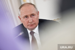 Президент России Владимир Путин на итоговой пресс-конференции саммита "Россия-Африка". Санкт-Петербург, путин владимир