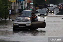 Затопленная улица Кирова. Курган, затопленная улица, улица кирова, ливень, потоп, дождь, последствие ливня