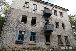 Аварийное жилье по улице Дзержинского. Курган  , старый дом, аварийное жилье, улица дзержинского, старое помещение, старое здание, улица дзержинского дом 22