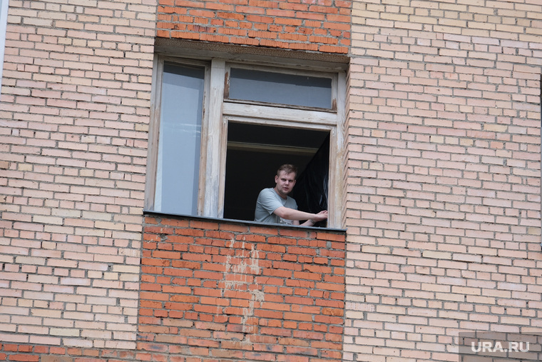 Последствия взрыва в городе Сергиев Посад. Московская область, полиэтилен на окнах, ремонт окна