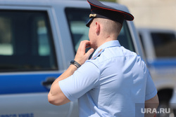 Губернатор Вадим Шумков вручает ключи от новых машин сотрудникам регионального управления МВД. Курган, полиция, наряд полиции