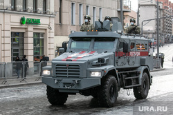 Движение техники для репетиции Парада Победы 9 мая. Москва, тигр, военная техника на марше, росгвардия, бронемобиль, колонна техники