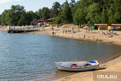 Пляж Верхний бор. Тюмень, вода, берег, лето, карьер, пляж, отдых, озеро, водоем, река кама, отдых на берегу, база отдыха верхний бор, верхний бор