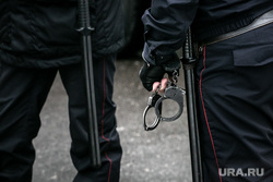 Клипарт "Полиция, доставка подследственного". Москва, полиция, спецсредства, полицейский, наручники, резиновая дубинка