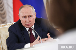 Президент России Владимир Путин на итоговой пресс-конференции саммита "Россия-Африка". Санкт-Петербург, путин владимир