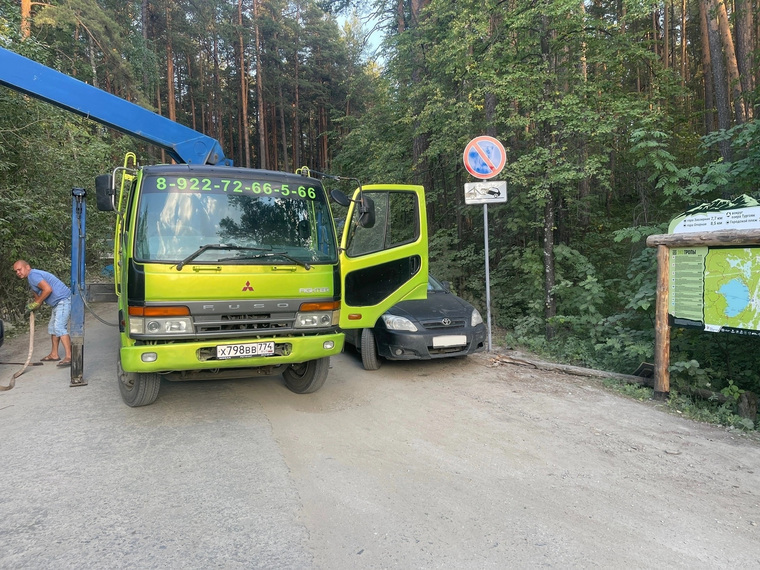 Машины будут эвакуировать с берегов озера