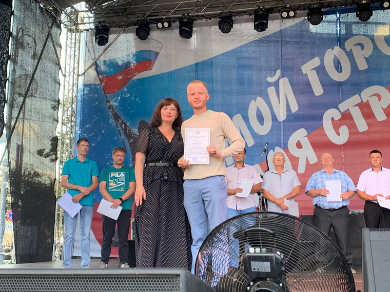 Елена Ситникова наградила курганцев, которые участвовали в ликвидации весеннего пожара